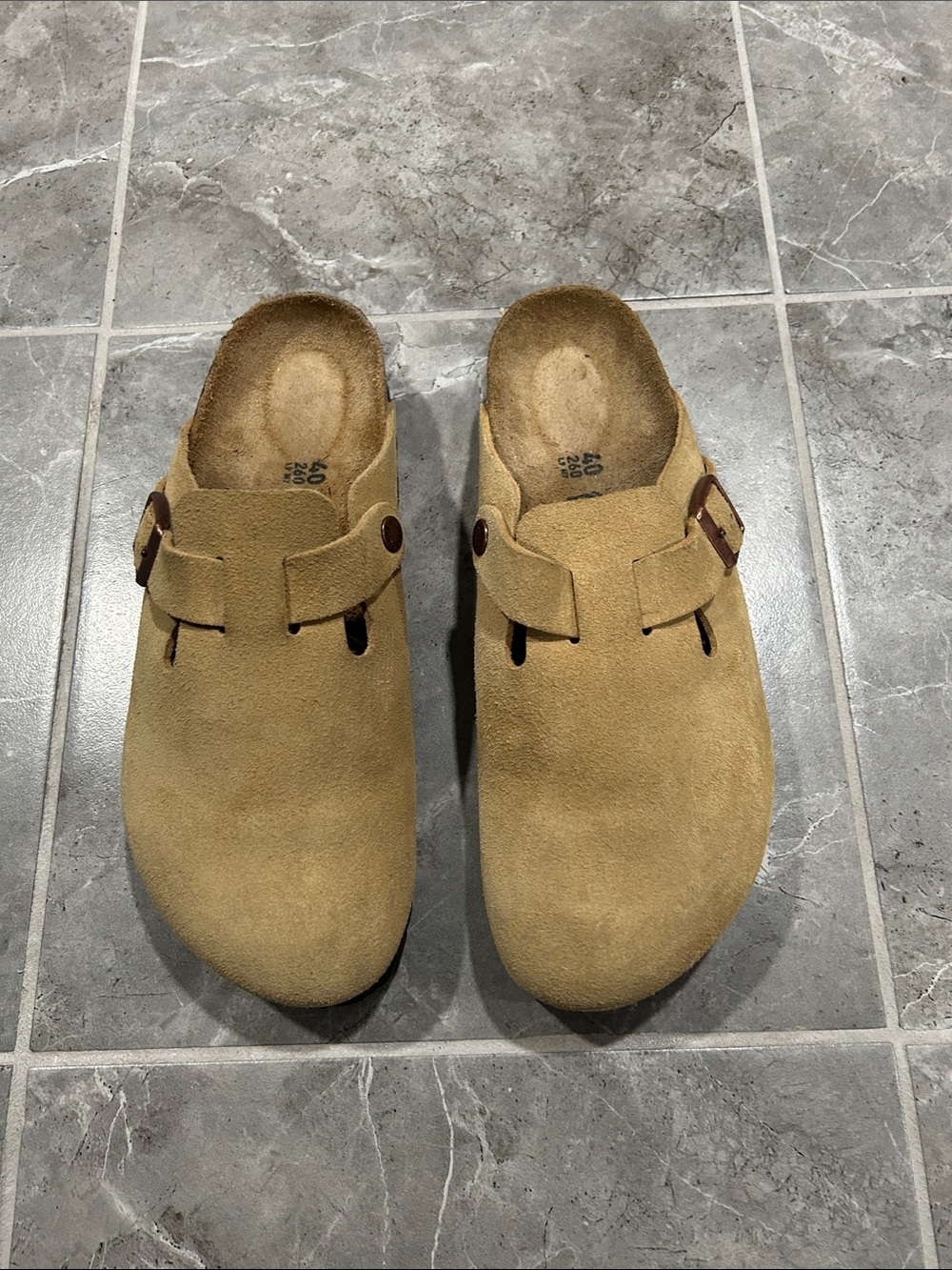 Birkenstock Unisex Suede Clogs in Tan